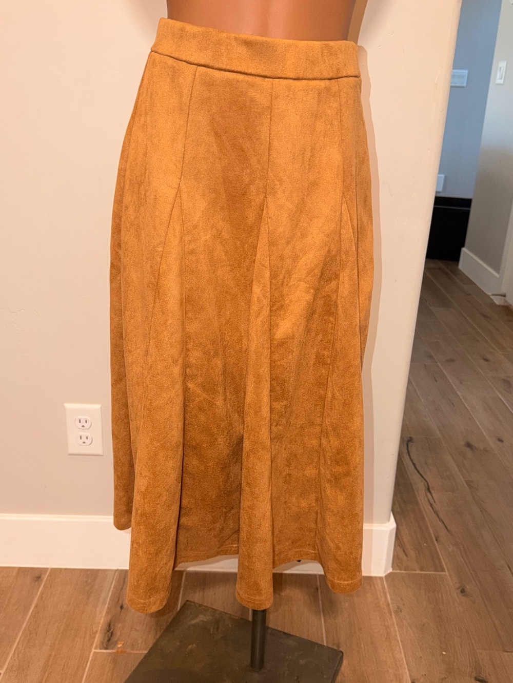 NWT A-Line Midi Skirt in Camel Suede-Look size XS (AZA)